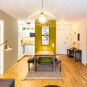 Cozy & Cool * 5 Min To City Center Apartment Wien